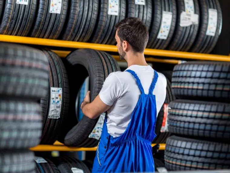 Akdeniz Oto Lastikçi